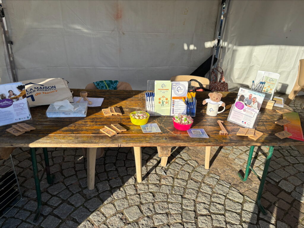 Stand de la Maison des Aidants au Forum Séniors de Pont-à-Mousson 2025